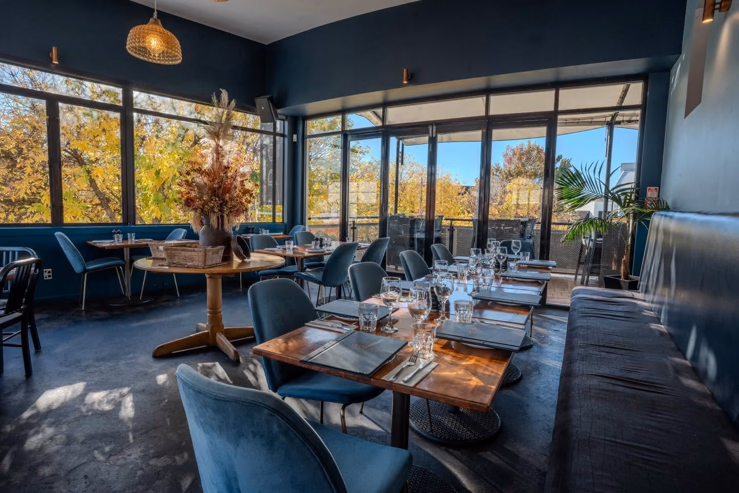 Dolce cozy dining room space